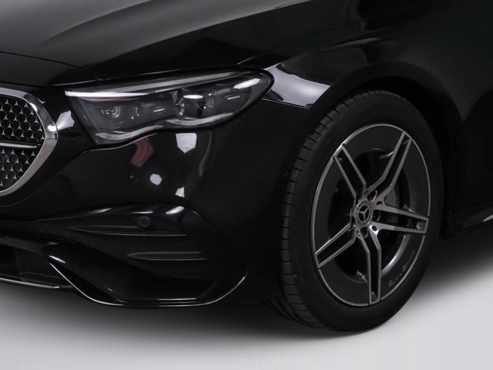 Mercedes-Benz E 200 AMG Line - foto 8