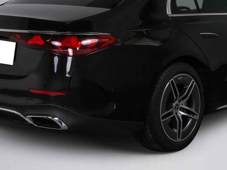 Mercedes-Benz E 200 AMG Line - foto 9