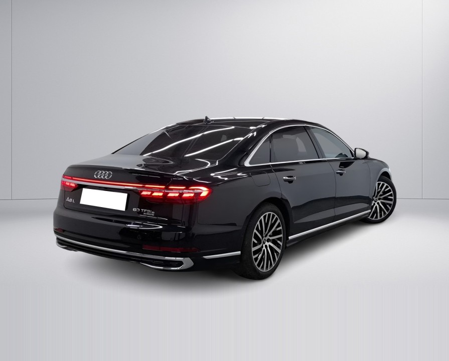 Audi A8 L 60 TFSIe quattro tiptronic (2)