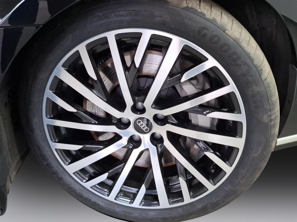 Audi A8 L 60 TFSIe quattro tiptronic - foto 19