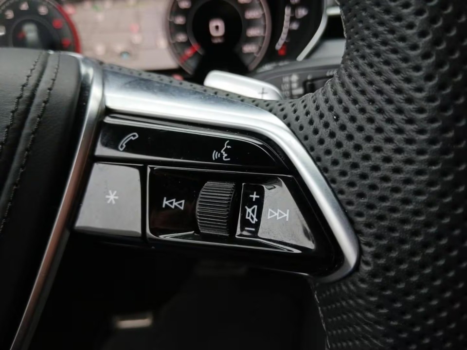 Audi A8 L 55TFSI quattro tiptronic - foto 9
