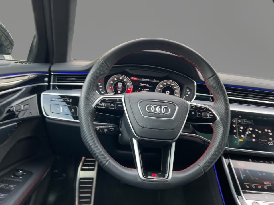 Audi S8 TFSI quattro (5)