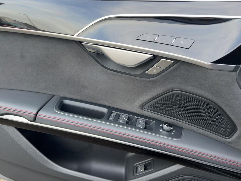 Audi S8 TFSI quattro - foto 13