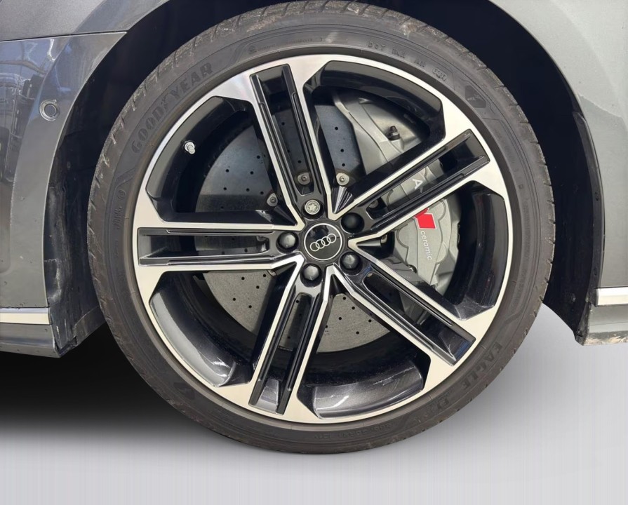 Audi S8 TFSI quattro - foto 18