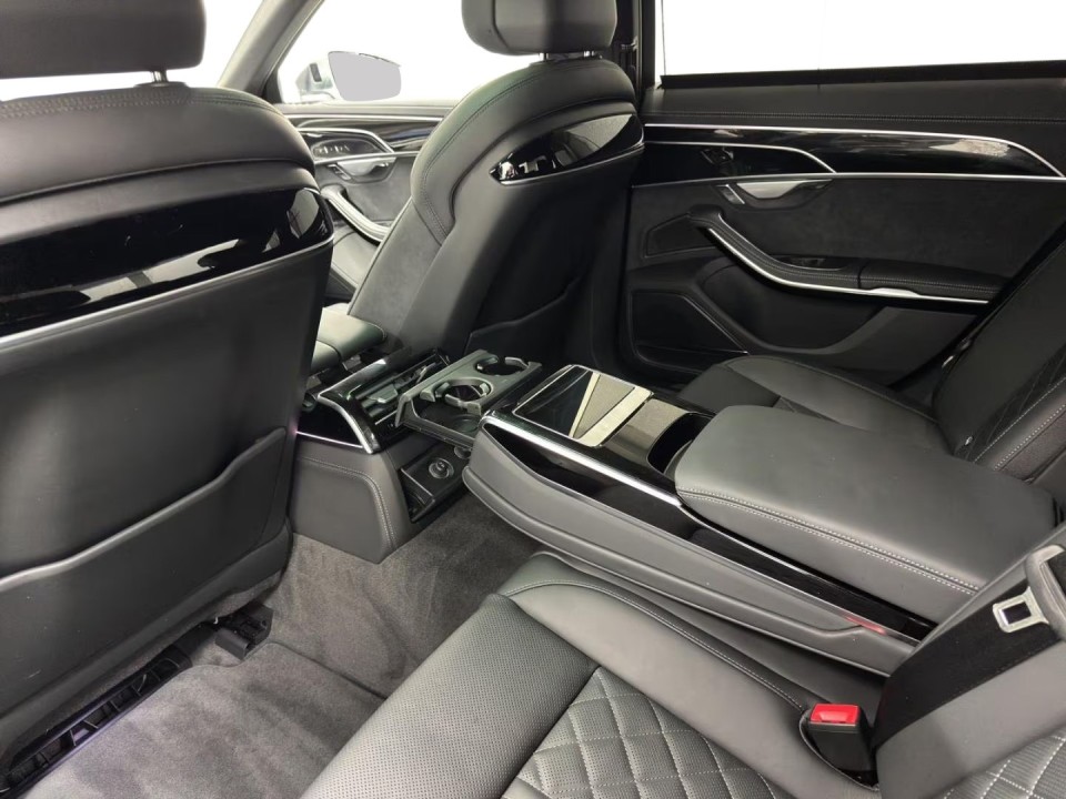 Audi S8 TFSI quattro - foto 14