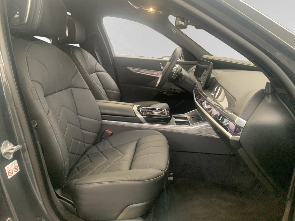 BMW Seria 7 750e xDrive - foto 8