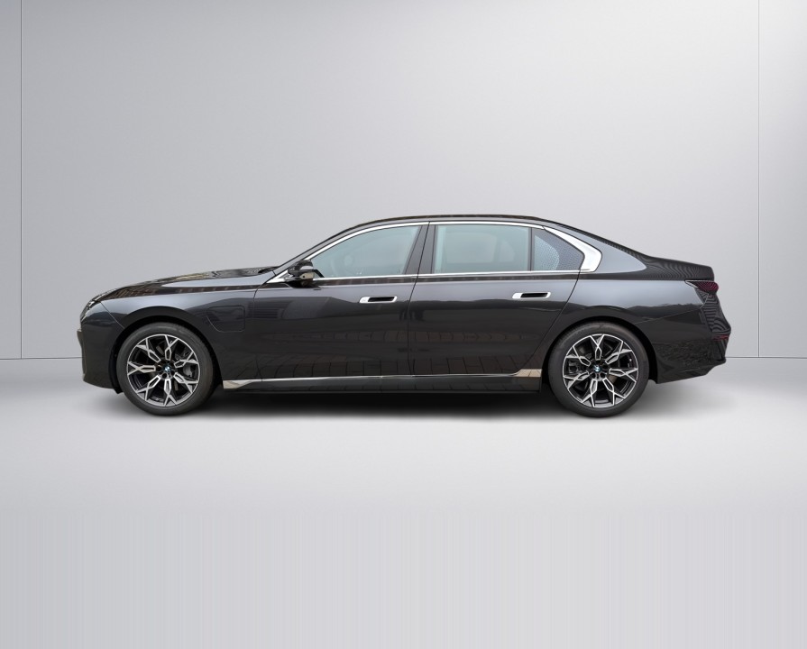 BMW Seria 7 xDrive750e (3)