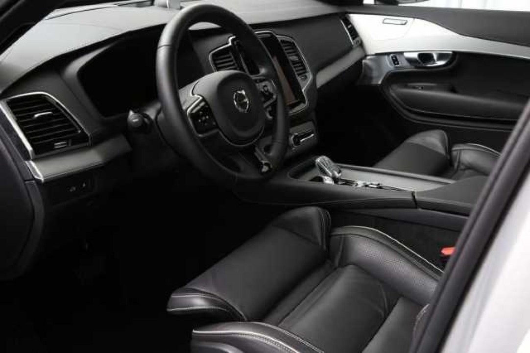 Volvo XC 90 T8 Recharge Ultimate Dark (5)