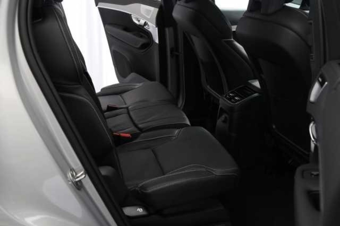 Volvo XC 90 T8 Recharge Ultimate Dark - foto 6
