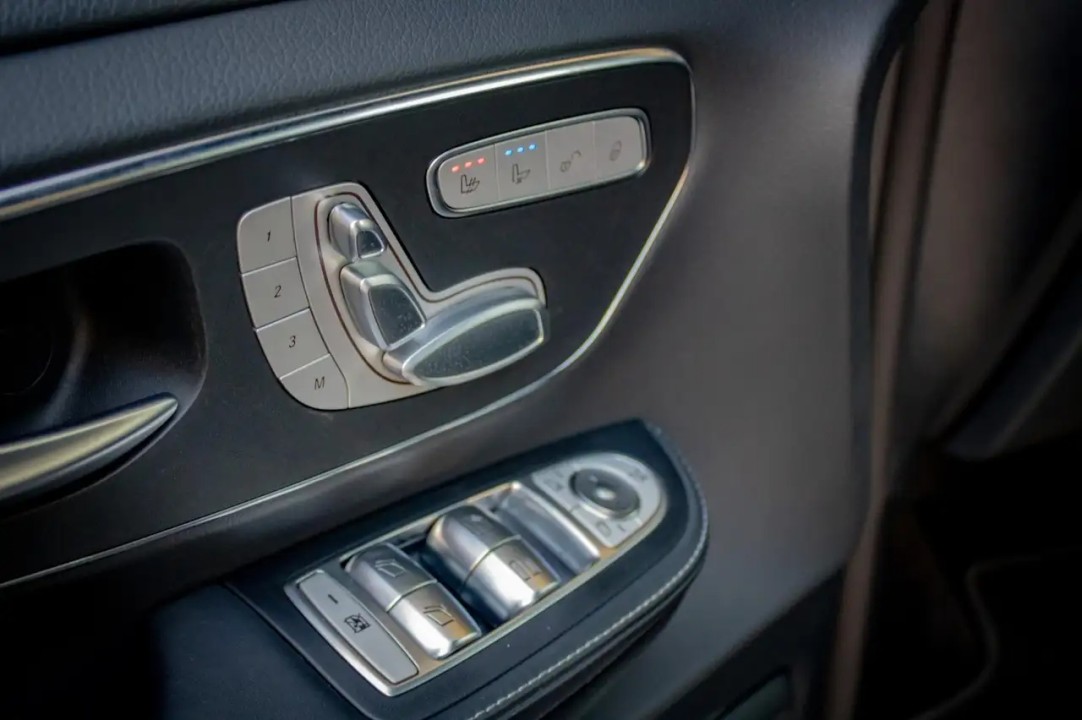 Mercedes-Benz V 300d 4MATIC Extralong VIP - foto 25