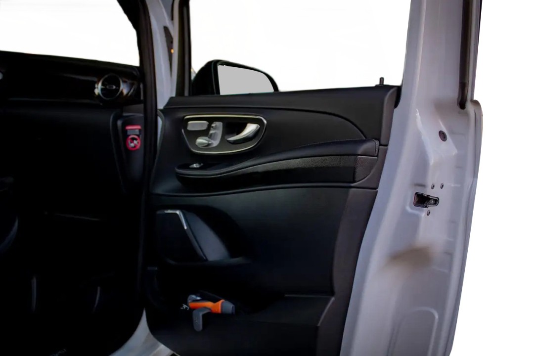 Mercedes-Benz V 300d 4MATIC Extralong VIP - foto 42