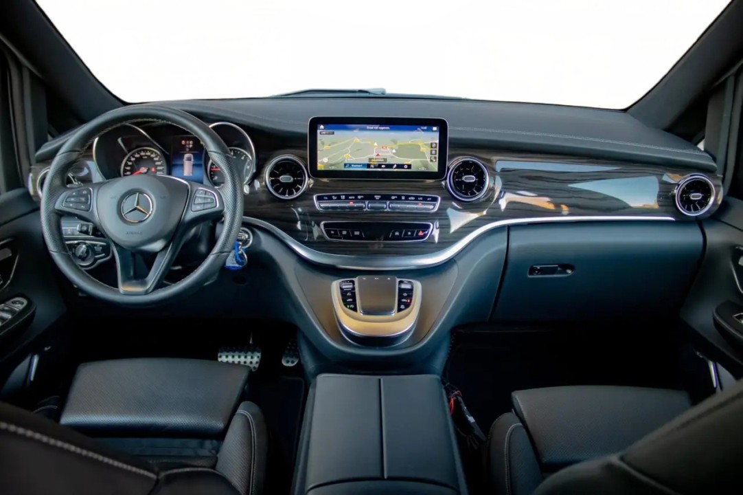 Mercedes-Benz V 300d 4MATIC Extralong VIP - foto 22