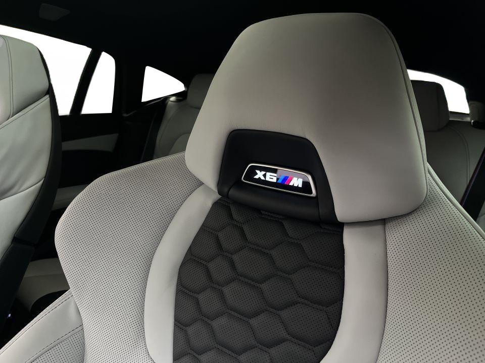 BMW X6 M Competition - foto 12