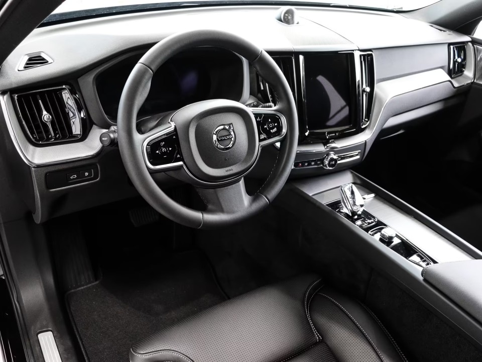 Volvo XC 60 T6 Recharge AWD Plus Black (4)