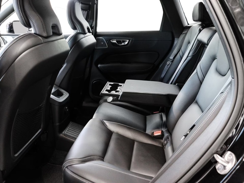 Volvo XC 60 T6 Recharge AWD Plus Black - foto 9