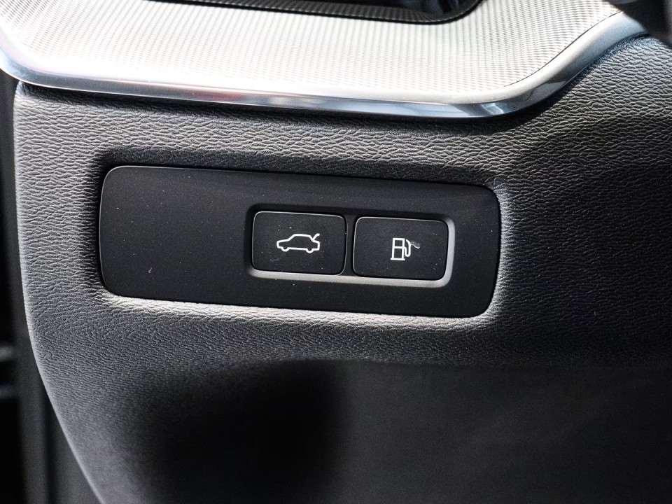 Volvo XC 60 T6 Recharge AWD Plus Black - foto 13