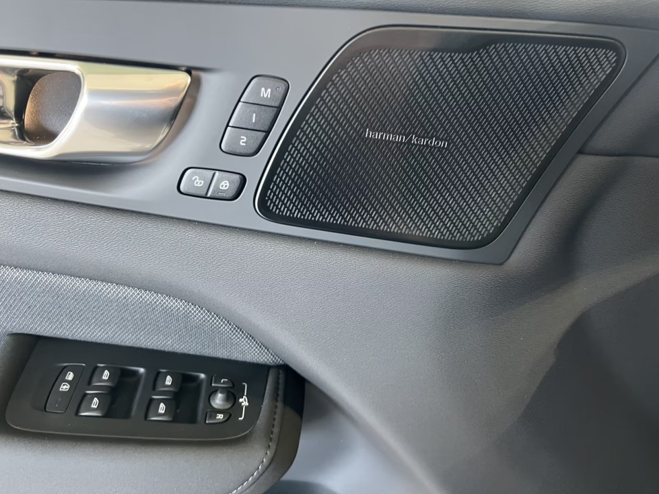 Volvo XC 60 T6 Recharge AWD Plus Black - foto 32