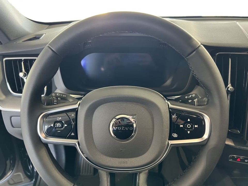 Volvo XC 60 T6 Recharge AWD Plus Black - foto 11