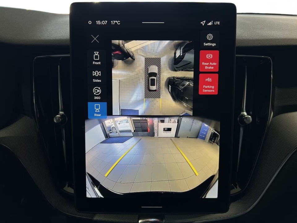 Volvo XC 60 T6 Recharge AWD Plus Black - foto 26