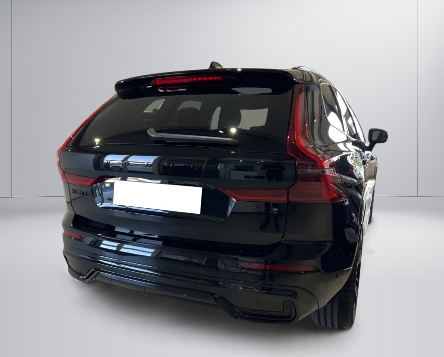 Volvo XC 60 T6 Recharge AWD Plus Black (4)