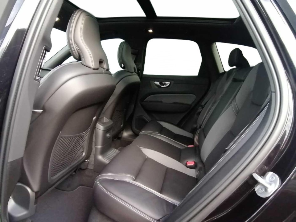 Volvo XC 60 T8 Recharge AWD Plus Dark (3)
