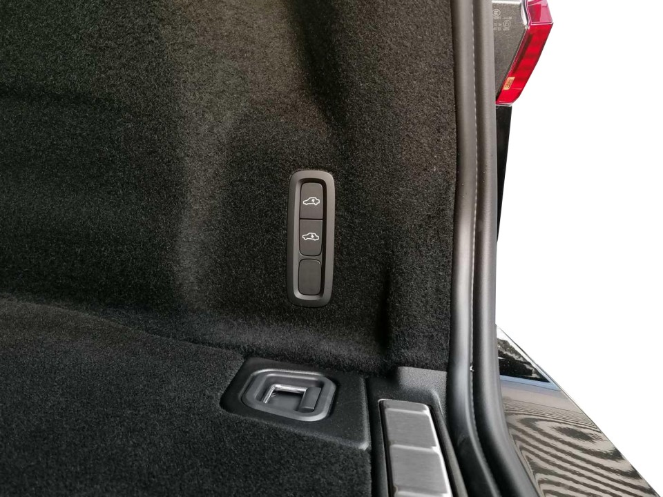 Volvo XC 60 T8 Recharge AWD Plus Dark - foto 12