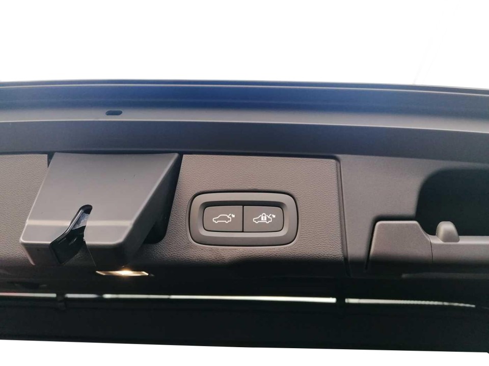 Volvo XC 60 T8 Recharge AWD Plus Dark - foto 13