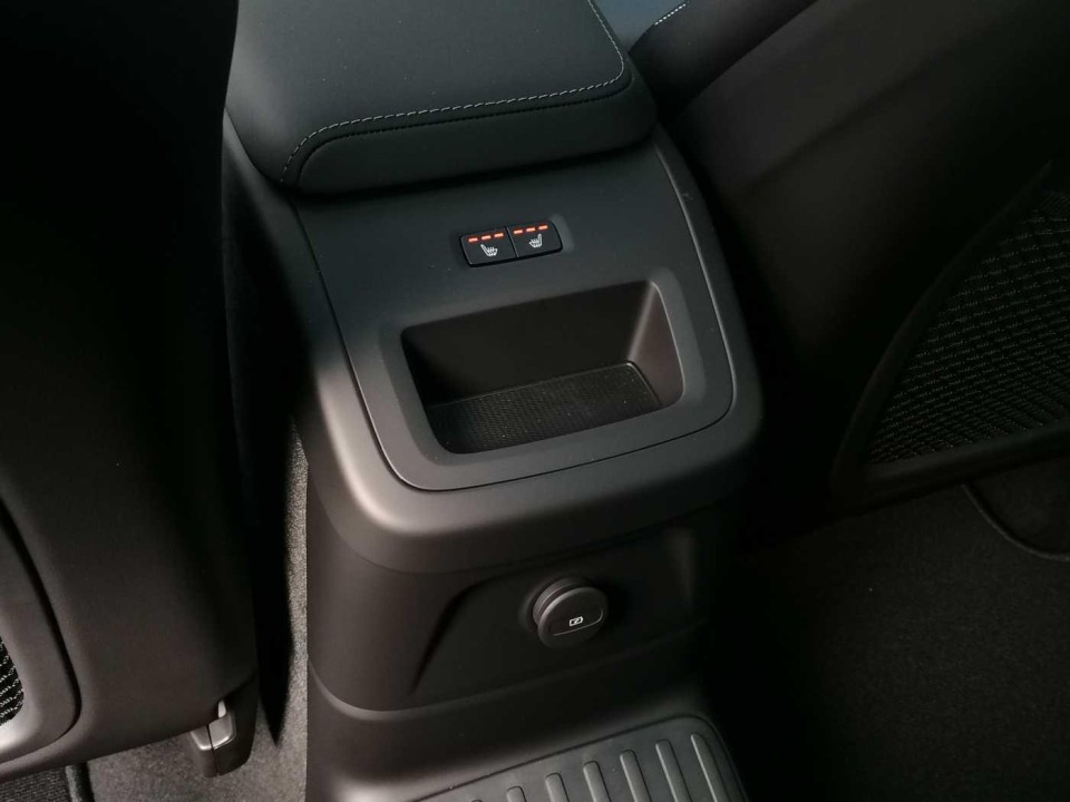 Volvo XC 60 T8 Recharge AWD Plus Dark - foto 8