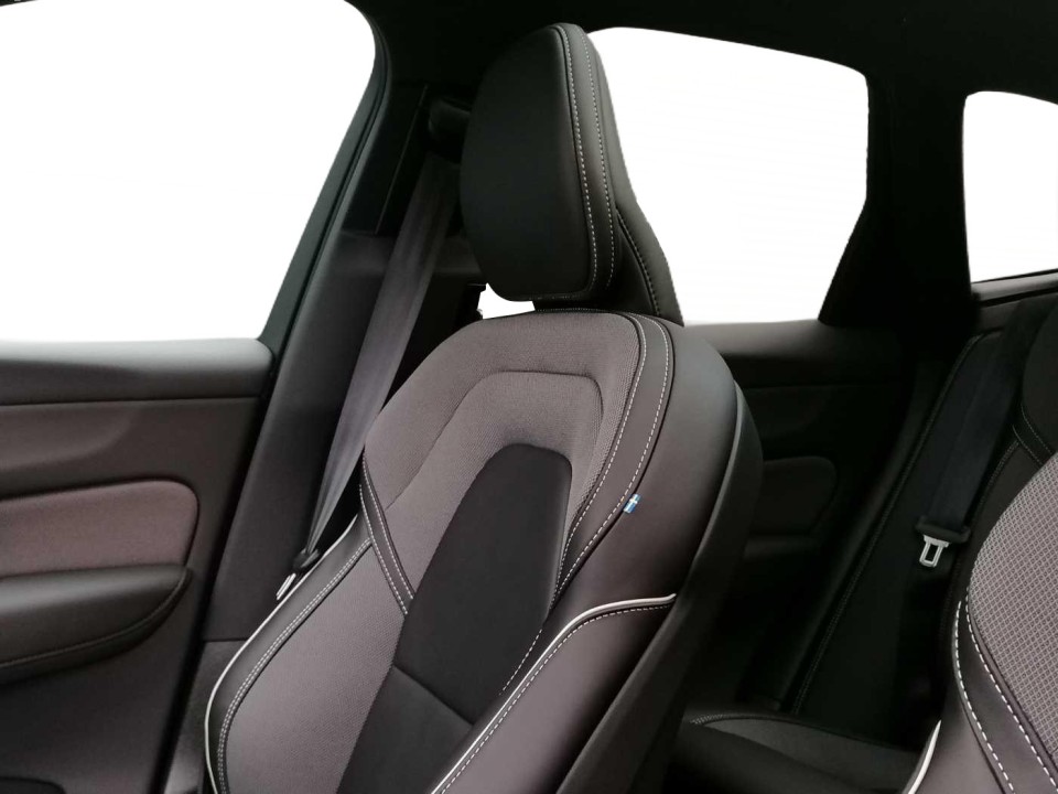 Volvo XC 60 T8 Recharge AWD Plus Dark (4)