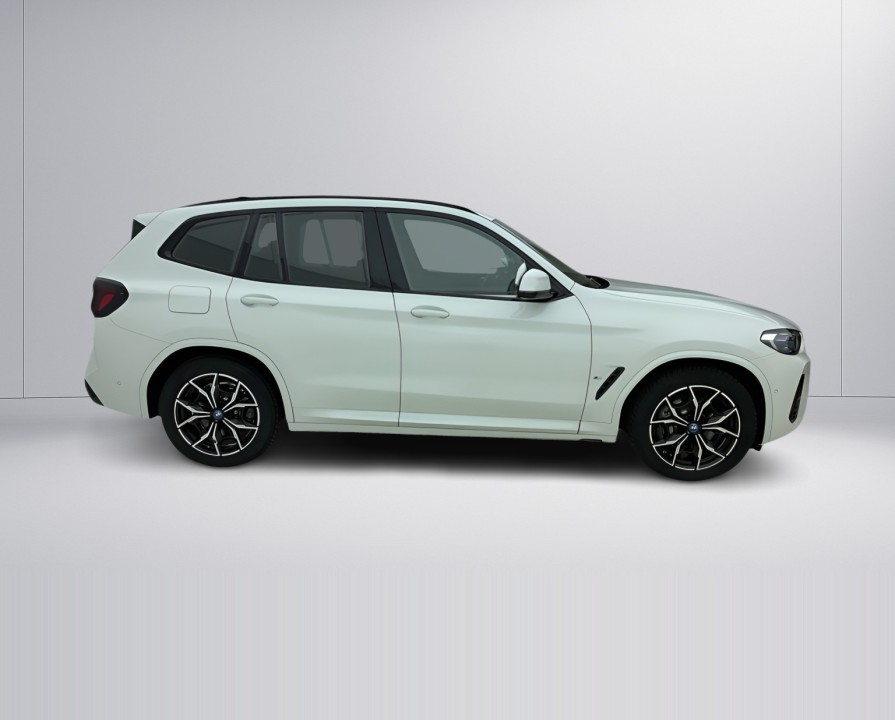 BMW X3 xDrive30e (2)