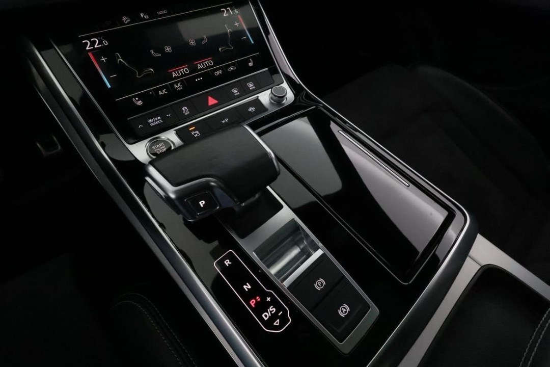 Audi Q8 60 TFSIe quattro tiptronic S-Line - foto 17