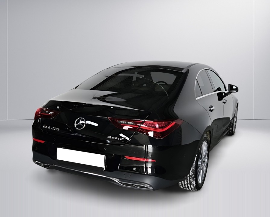 Mercedes-Benz CLA 220 4MATIC (3)