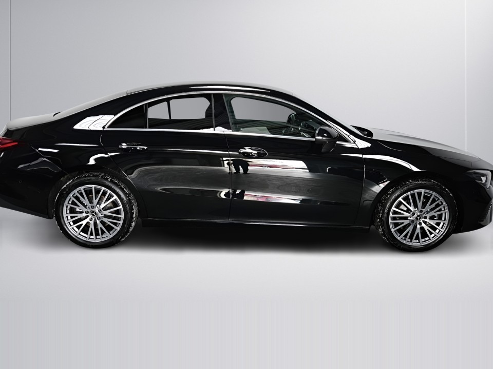 Mercedes-Benz CLA 220 4MATIC (2)
