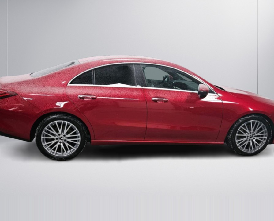 Mercedes-Benz CLA 220 4MATIC (2)