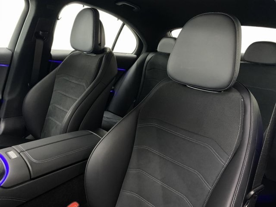 Mercedes-Benz E 300de 4MATIC AMG - foto 12