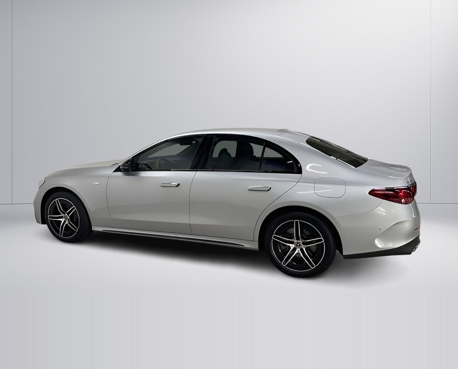 Mercedes-Benz E 300de 4MATIC AMG - foto 6