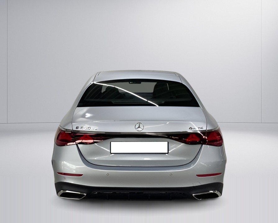 Mercedes-Benz E 300de 4MATIC AMG (4)