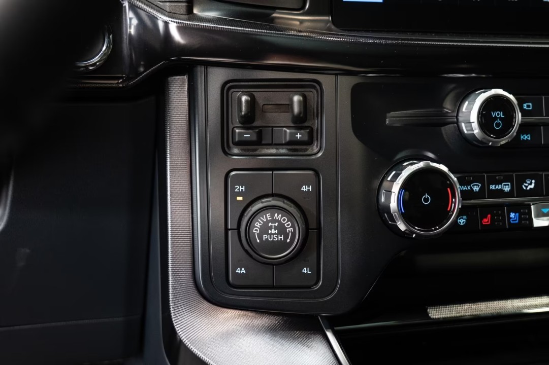 Ford F150 Raptor - foto 12