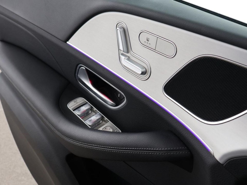 Mercedes-Benz GLE 350e 4MATIC AMG Line - foto 18