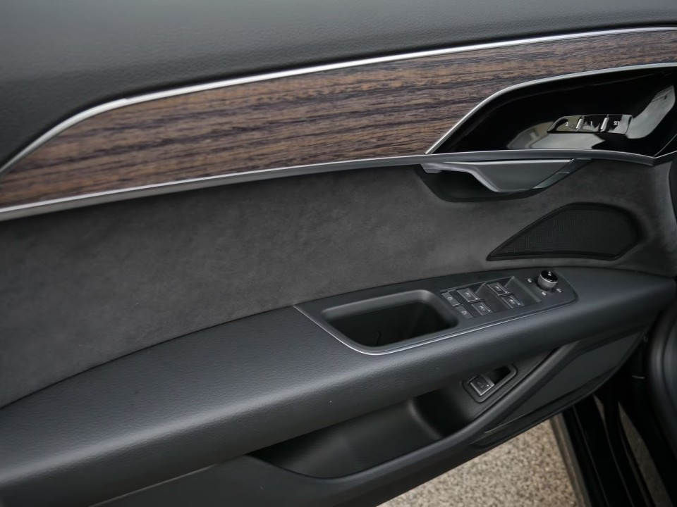 Audi A8 55 TFSI Quattro - foto 17