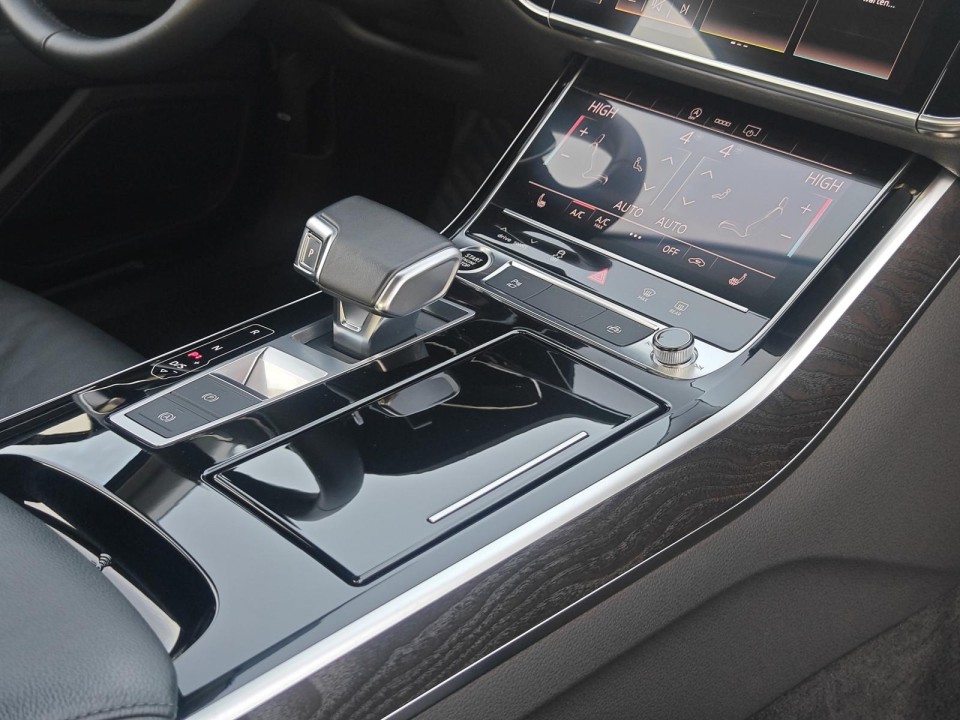 Audi A8 50 TDI Quattro - foto 16