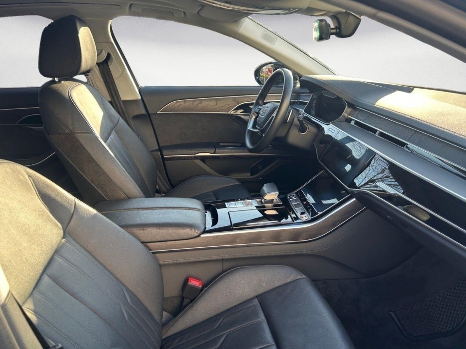 Audi A8 60 TFSIe Quattro - foto 8