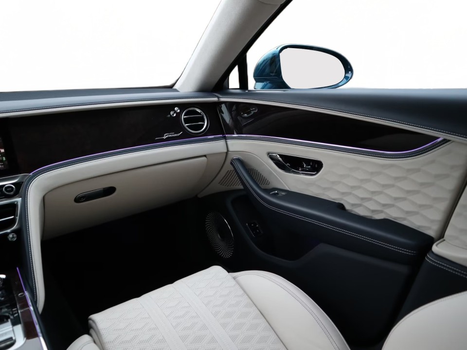Bentley Flying Spur - foto 23