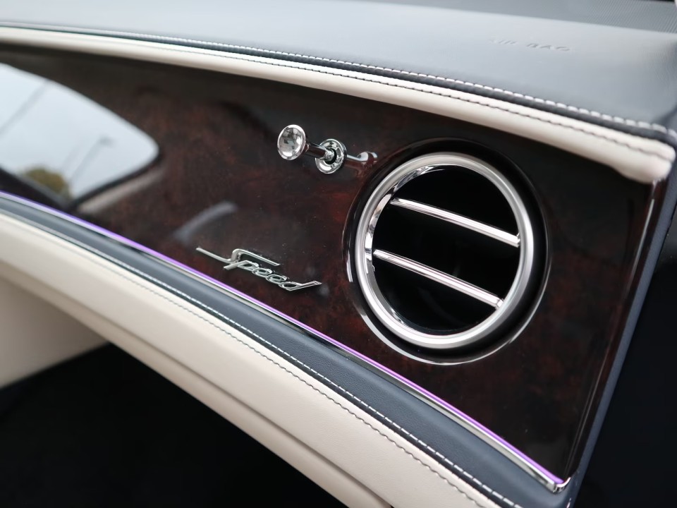 Bentley Flying Spur - foto 17