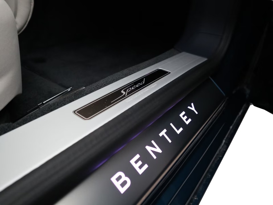 Bentley Flying Spur - foto 26