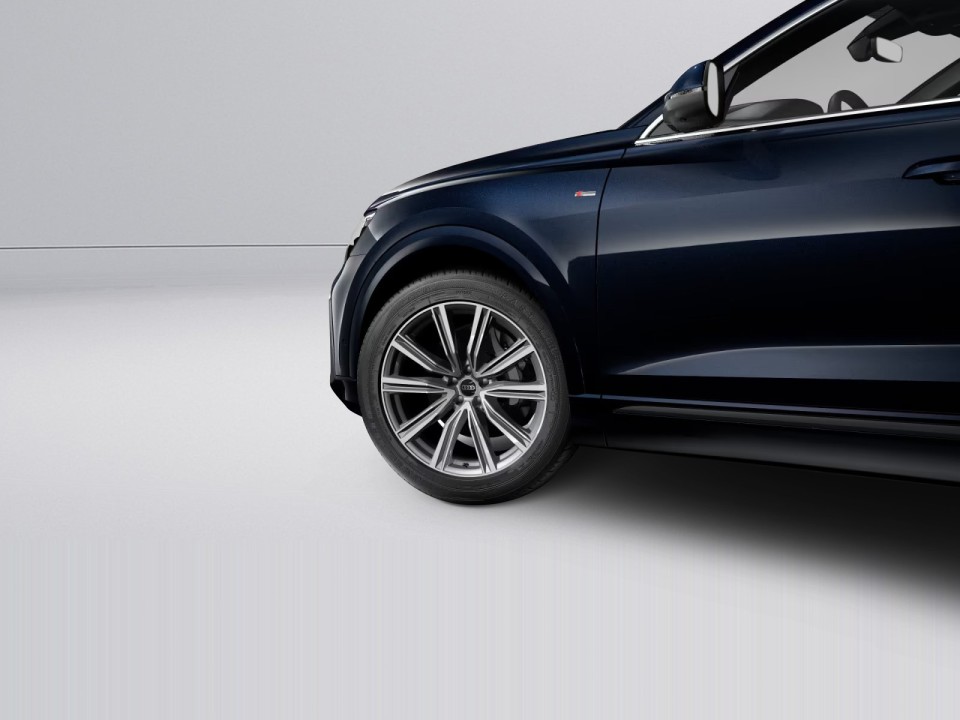 Audi Q8 55 TFSI Quattro - foto 10