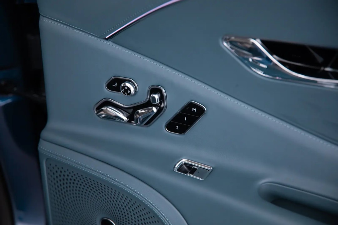 Bentley Flying Spur Mulliner - foto 24