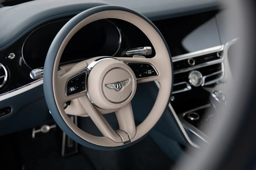 Bentley Flying Spur Mulliner - foto 16