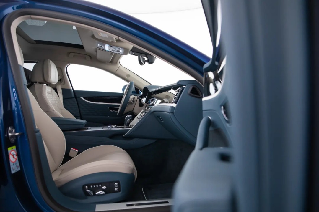 Bentley Flying Spur Mulliner - foto 10