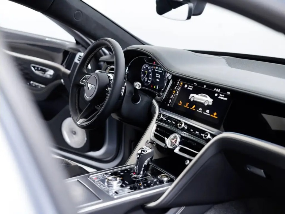 Bentley Flying Spur Speed W12 - foto 10